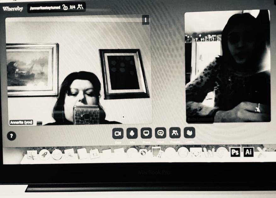 ragazze in videocall